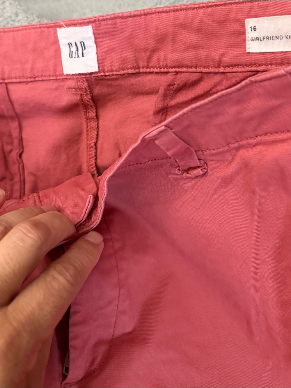 GAP women’s girlfriend Coral-Pink capri Chino Pants size 16 - Picture 2 of 3